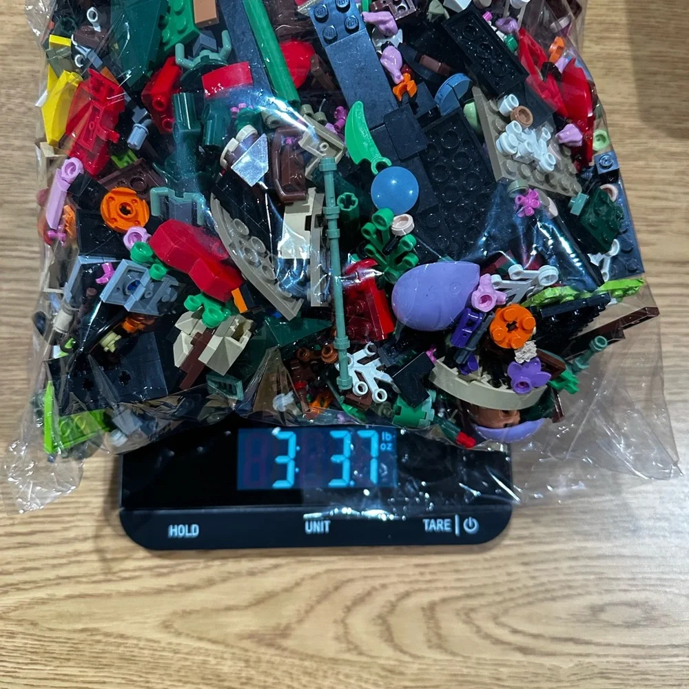 LEGO Bulk Mixed Parts Lot 3 lb 3.7 oz Assorted Bricks Pieces Plants Accessori